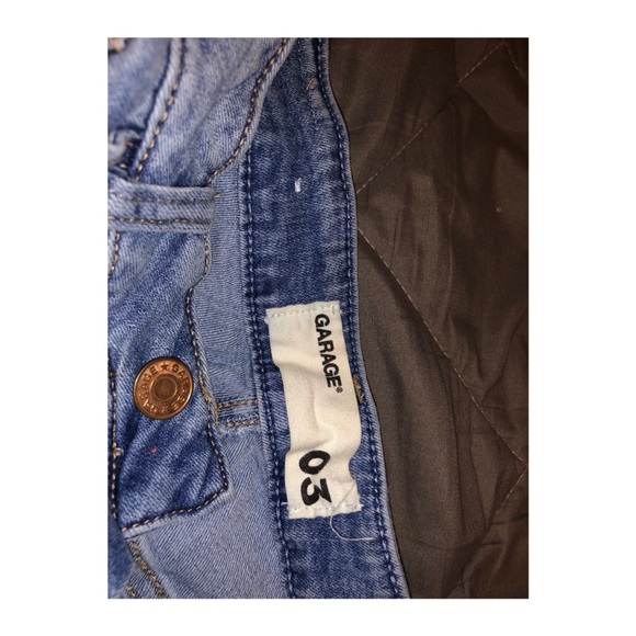 Light denim colored shorts - Picture 2 of 3